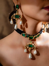 Emerald Pearl Choker Set